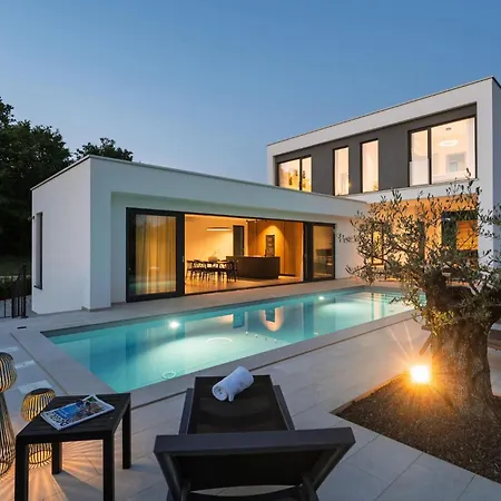 Karbula Holiday home *